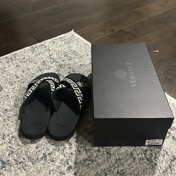 Versace Greca-motif crossover-strap sandals